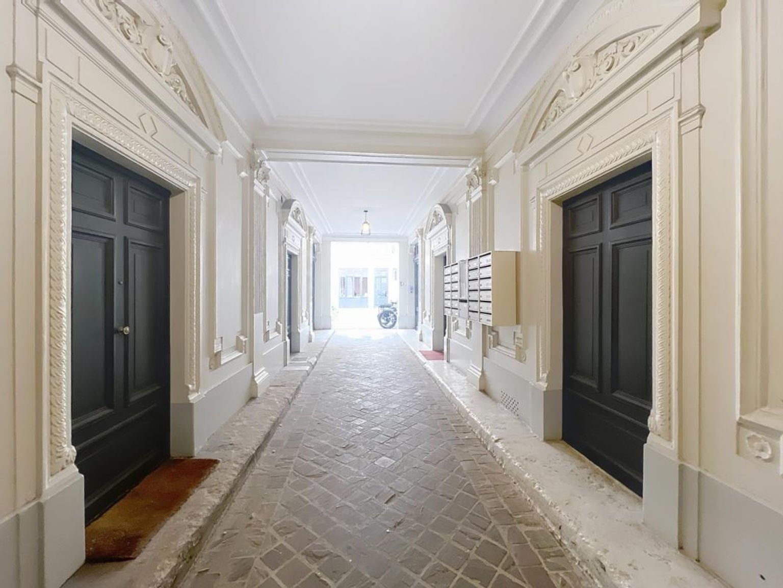 Appartement T2 BIS non meublé - Paris (8)