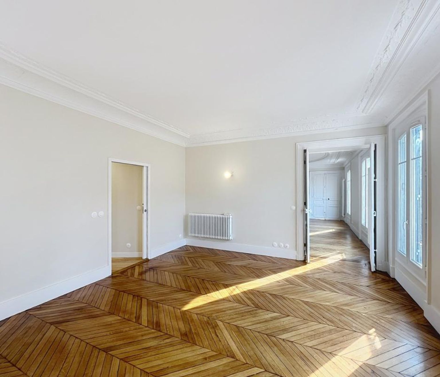 T5 non meublé, rue Paul Baudry - Paris (8)