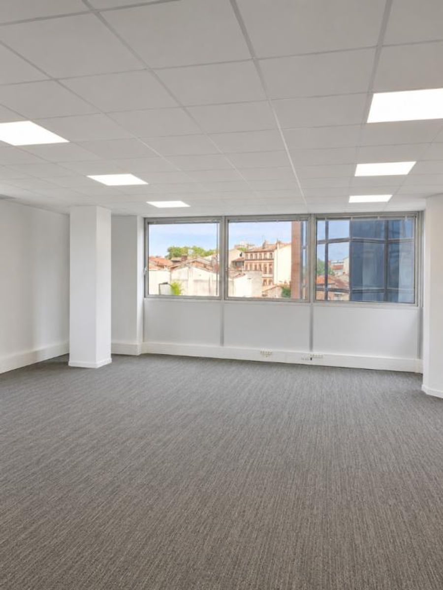 Bureaux à louer - 1033 m² - Toulouse Compans Caffarelli
