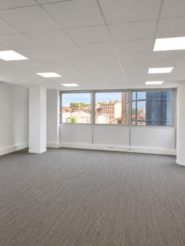 Bureaux à louer - 1033 m² - Toulouse Compans Caffarelli