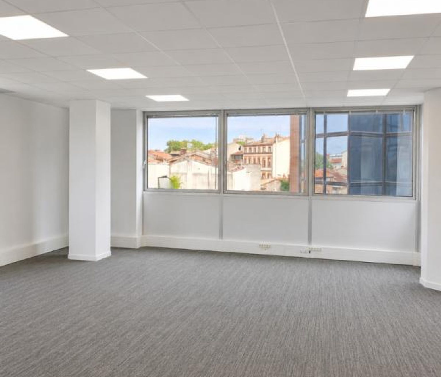 Bureaux à louer - 1033 m² - Toulouse Compans Caffarelli