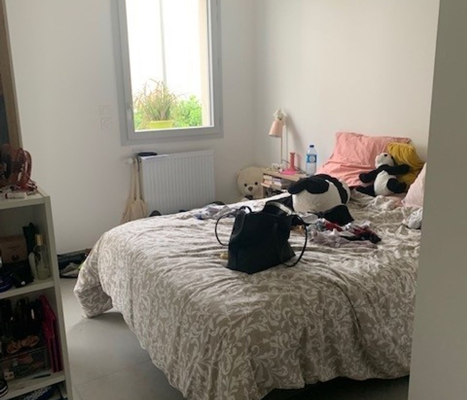 Location T3 de 70 m² avec terrasse et place de parking Compans