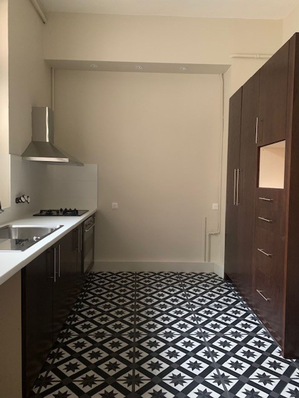 Location T6 de 214 m² rue Croix Baragnon avec cave et parking