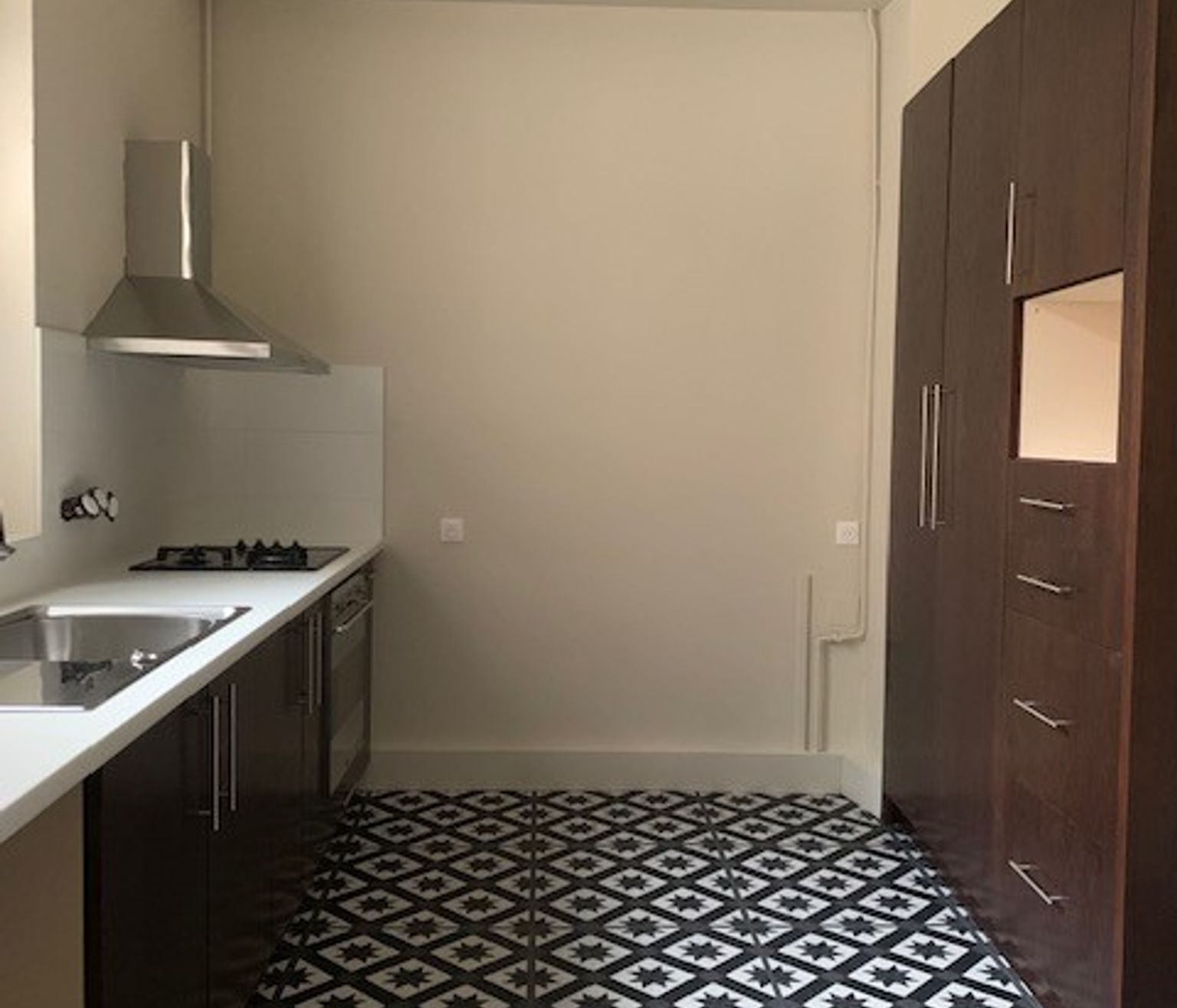 Location T6 de 214 m² rue Croix Baragnon avec cave et parking