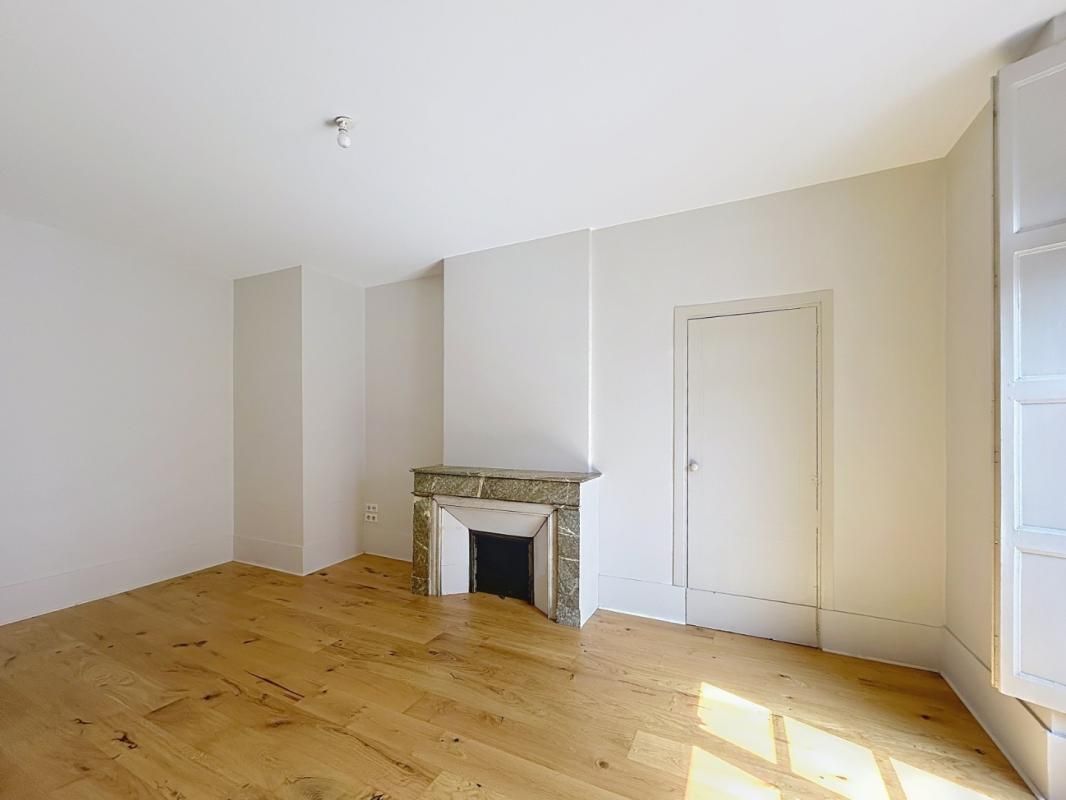 Location T4 de 119.94 m² Victor Hugo