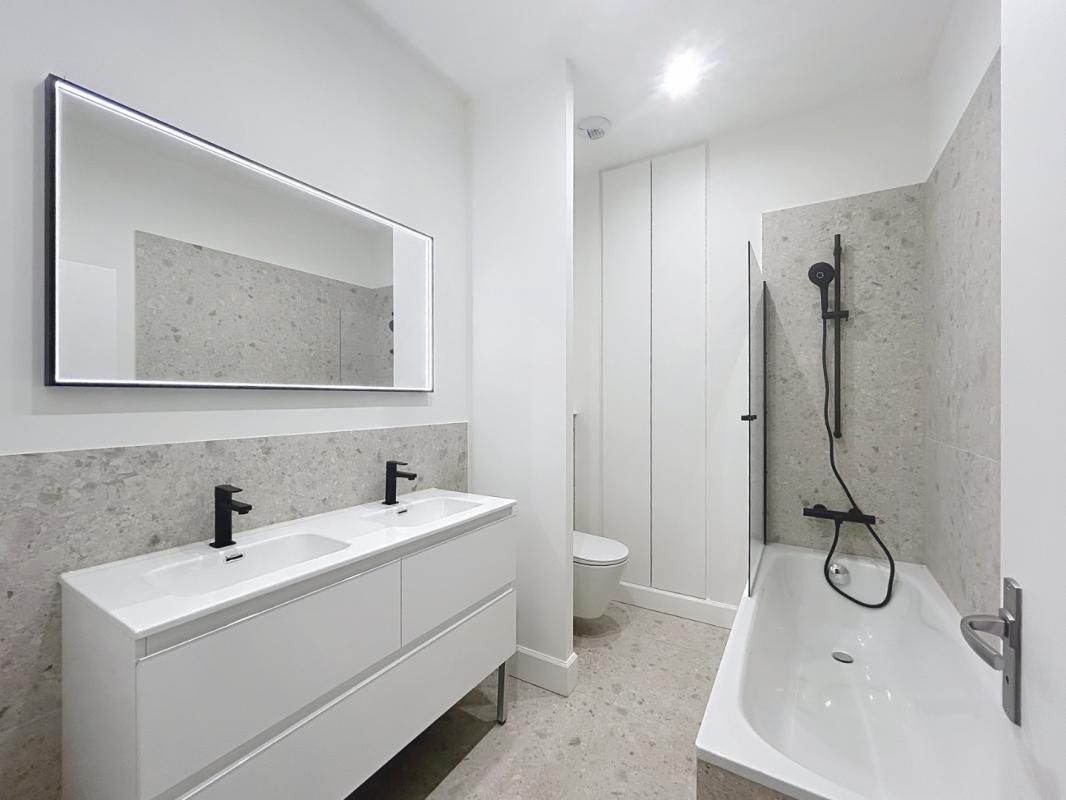 Location magnifique T4 neuf ( 95.10 m² ) quartier Carmes