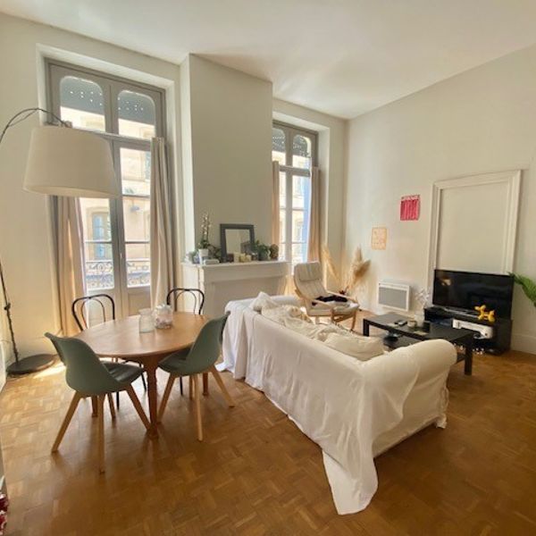 Location T3 de 65 m² Capitole proche Fermat avec petit balcon