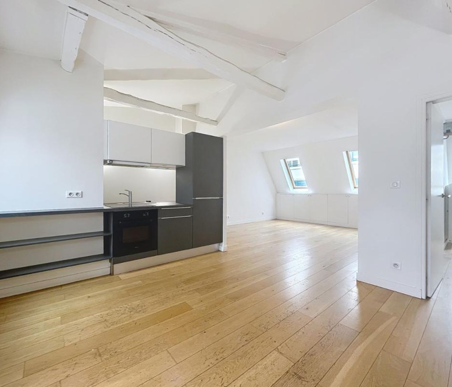 T2 non meublé 56.3m², rue Paul Baudry - Paris (8)