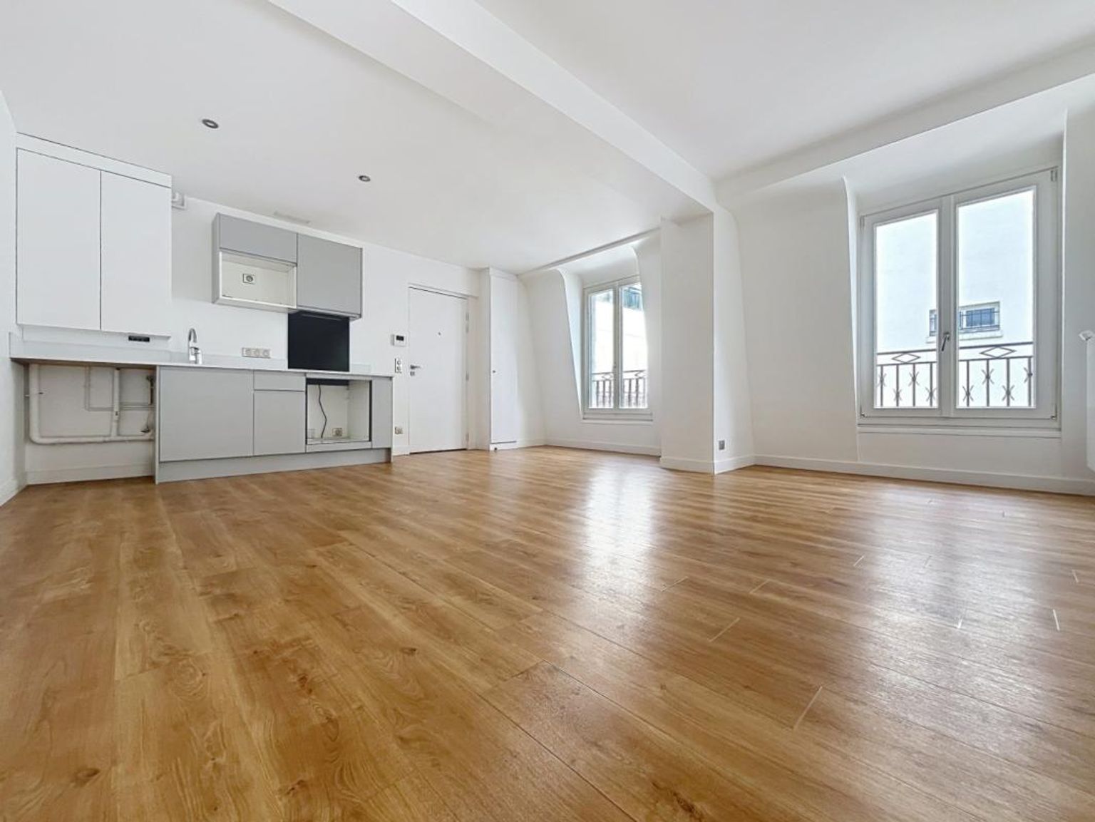 Appartement T2 BIS non meublé - Paris (8)