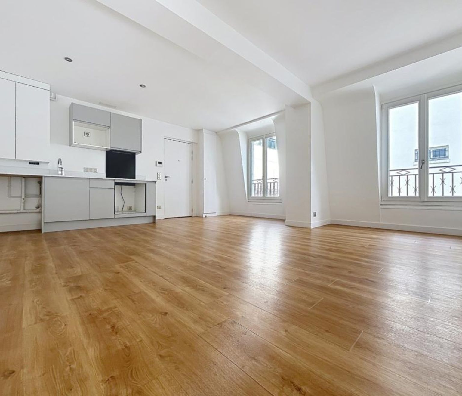 Appartement T2 BIS non meublé - Paris (8)