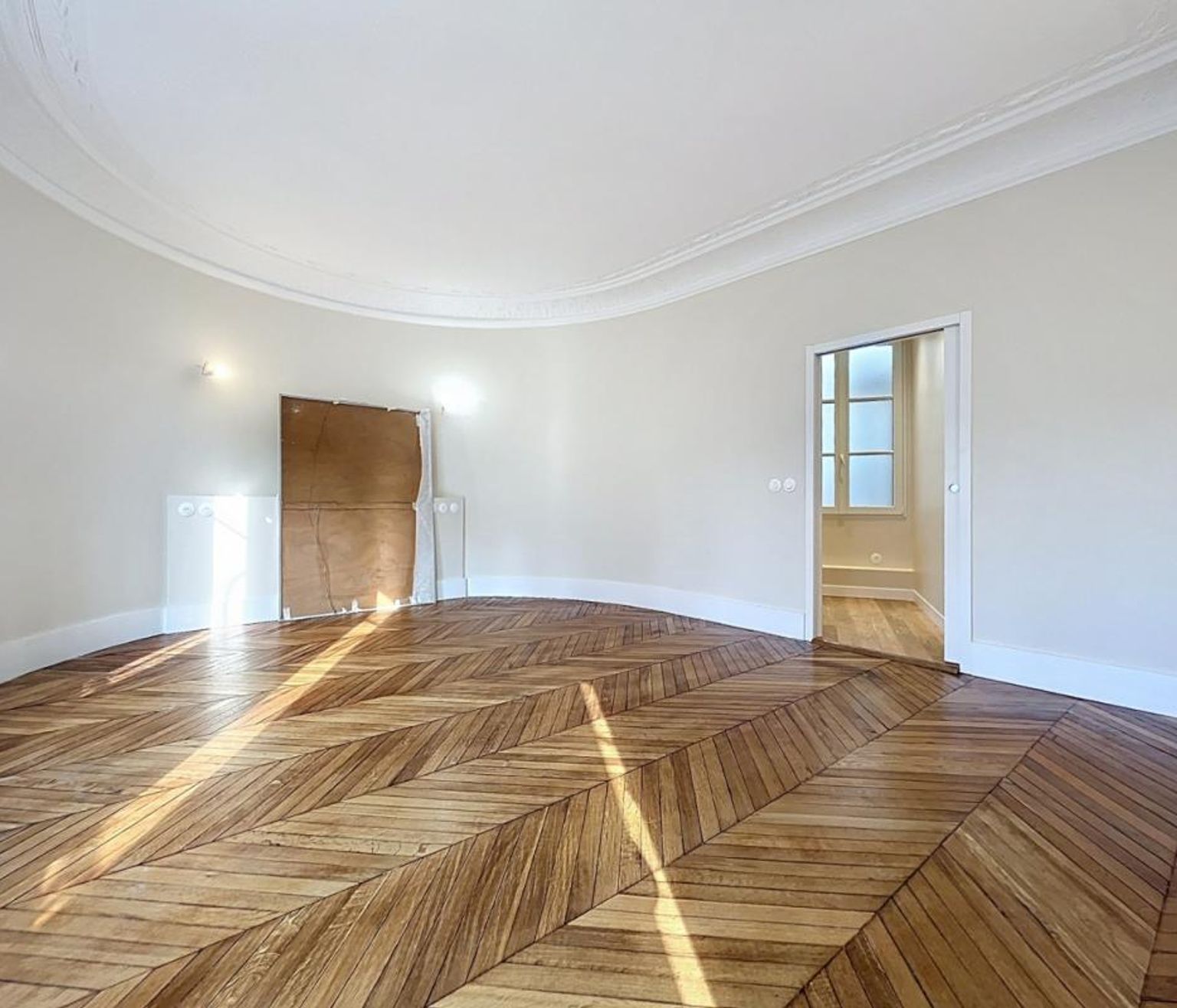 T5 non meublé, rue Paul Baudry - Paris (8)