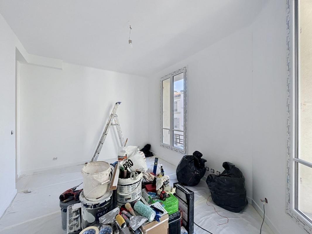 STUDIO 18m², non meublé, rue Blomet - Paris (15)