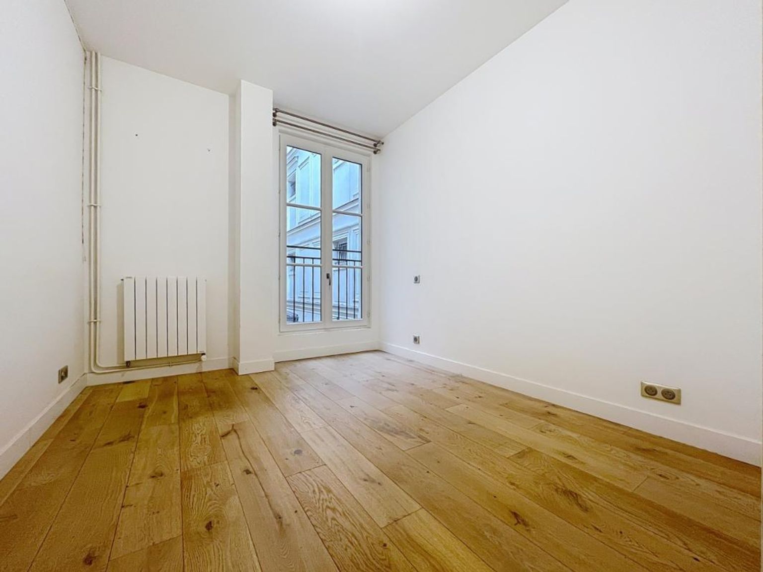 T4 à louer, 85m² non meublé, rue de Rome - PARIS (8)