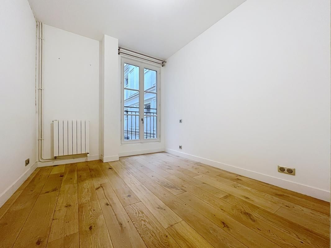 T4 à louer, 85m² non meublé, rue de Rome - PARIS (8)