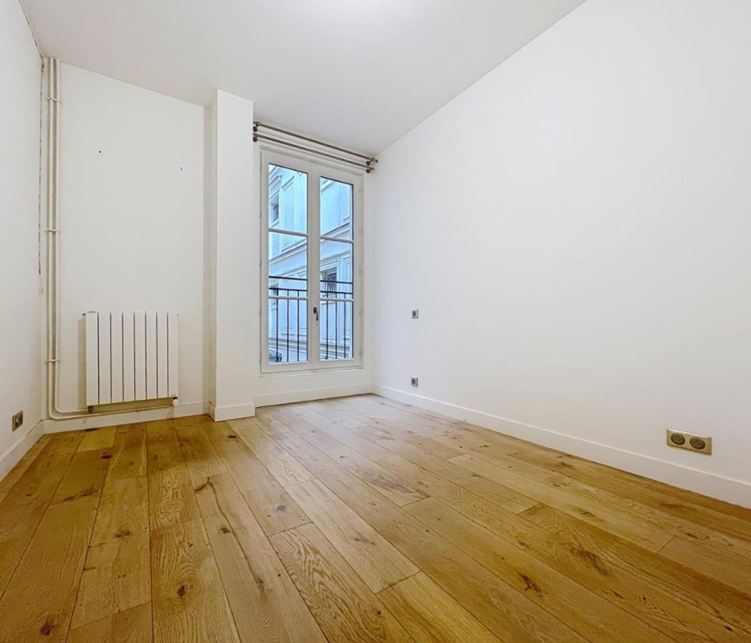 T4 à louer, 85m² non meublé, rue de Rome - PARIS (8)