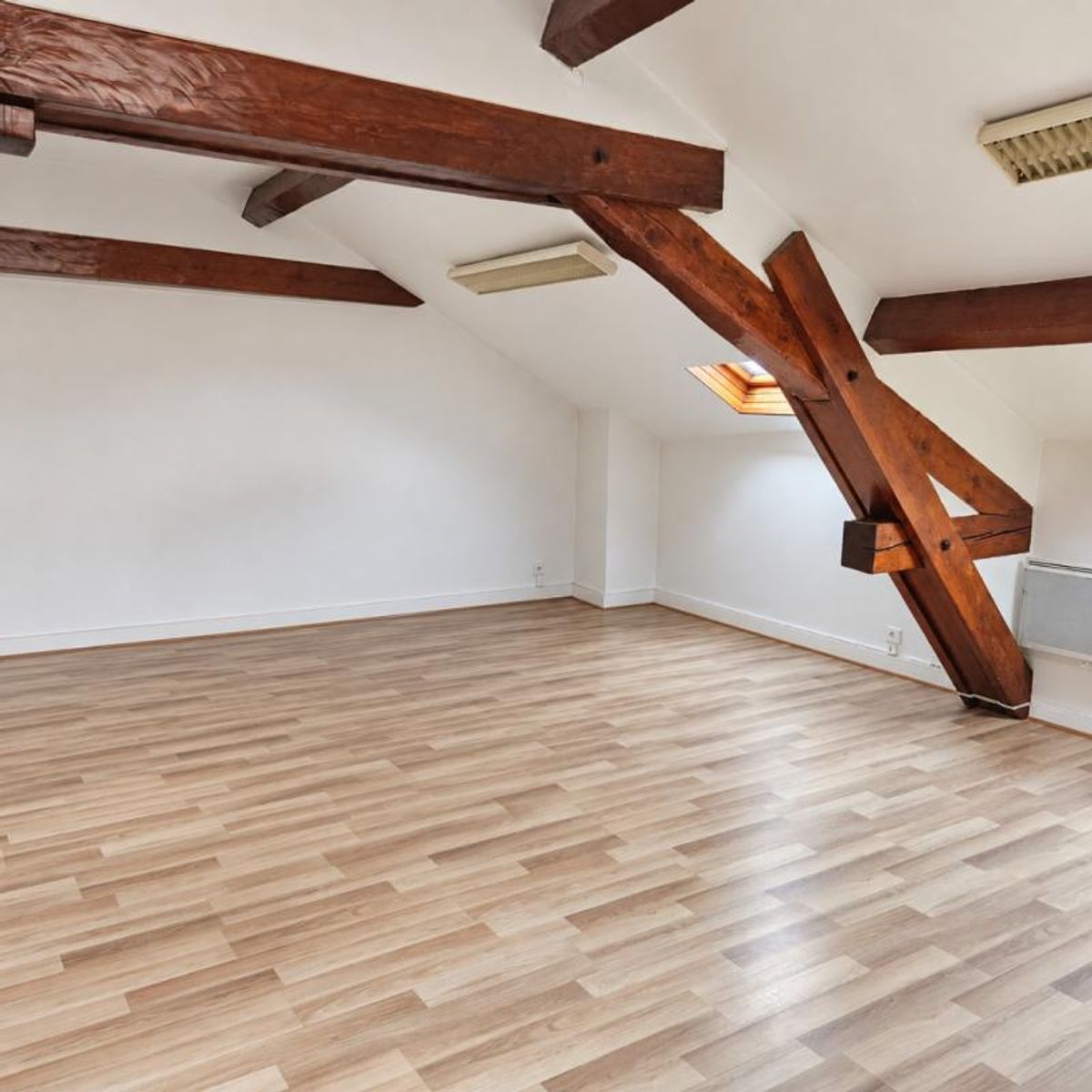 BUREAUX A LOUER - 47 m² - TOULOUSE COMPANS CAFFARELLI