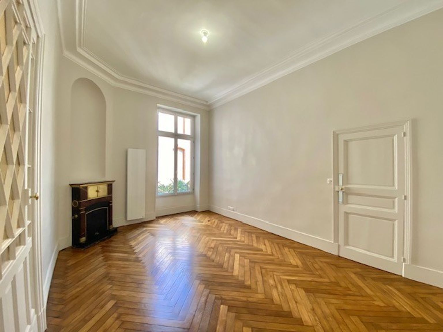 Location Magnifique T5 de 135 m²  rue Croix Baragnon