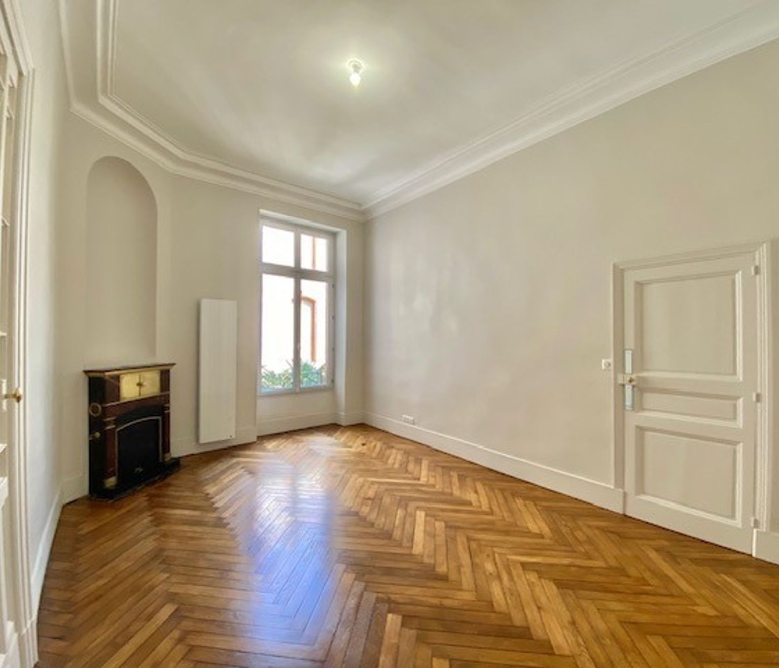 Location Magnifique T5 de 135 m² rue Croix Baragnon