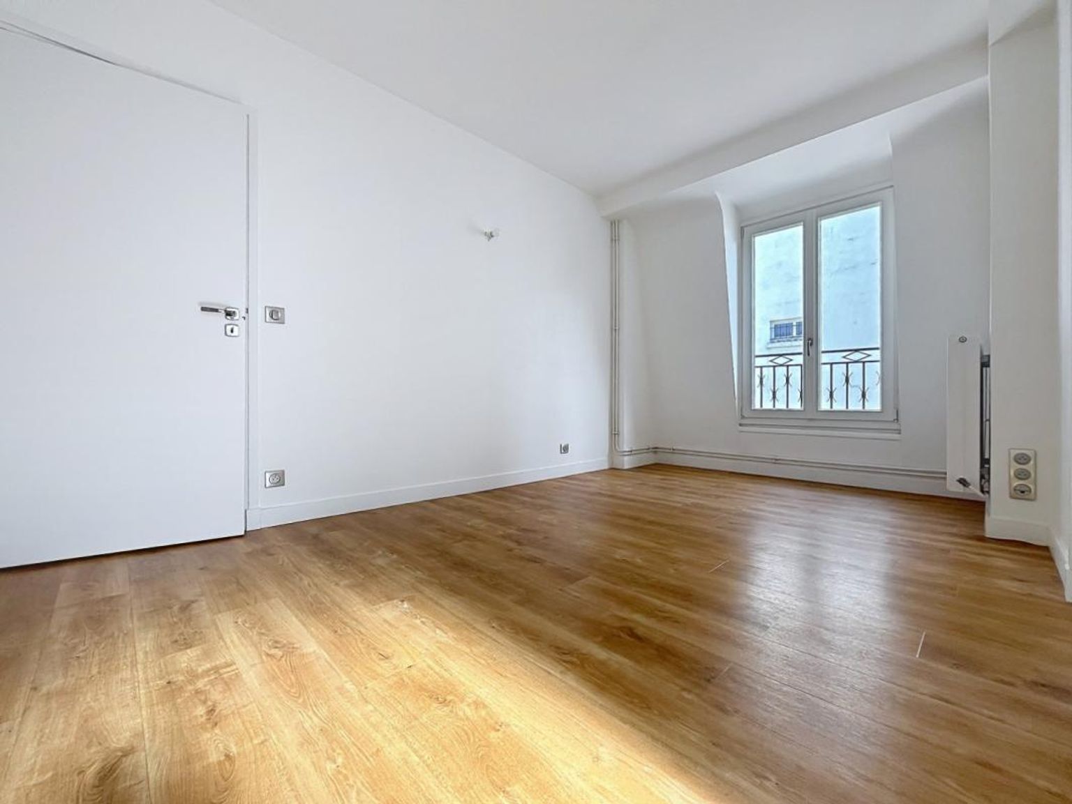 Appartement T2 BIS non meublé - Paris (8)