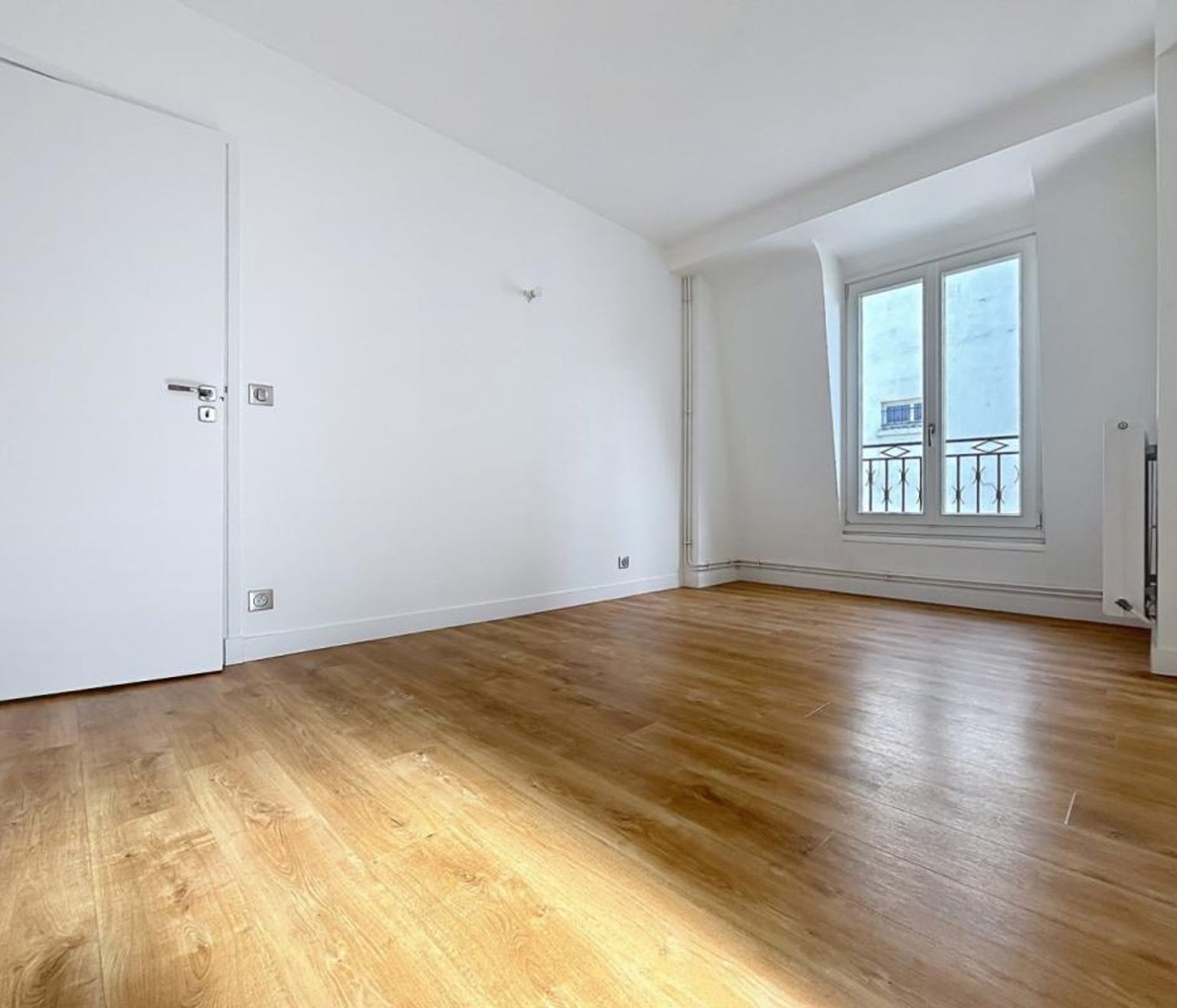 Appartement T2 BIS non meublé - Paris (8)