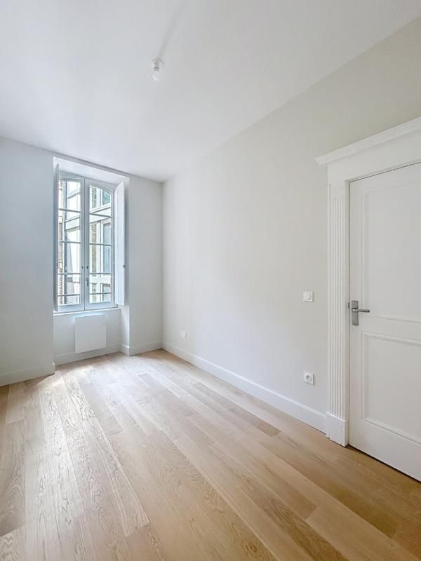 Location magnifique T4 neuf ( 95.10 m² ) quartier Carmes