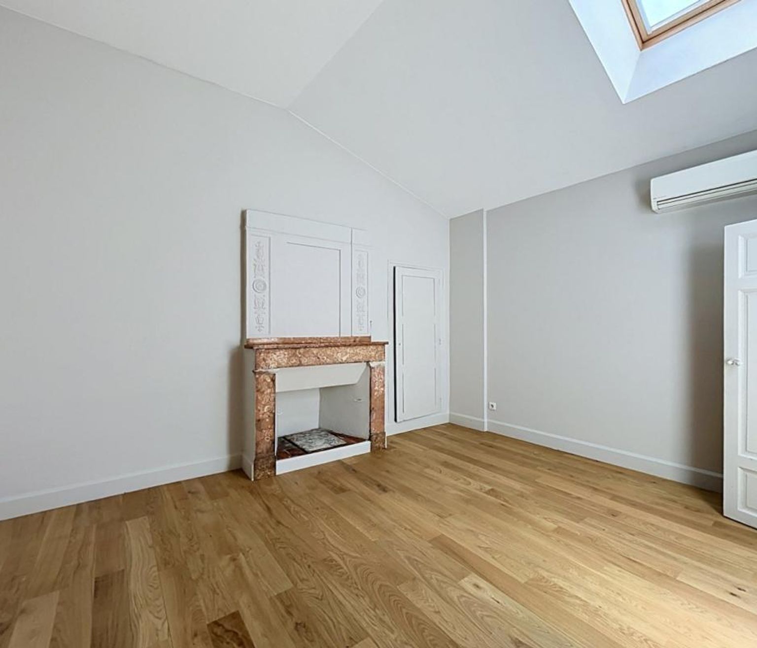 Location Magnifique T5 de 138 m² en duplex Quartier St Georges