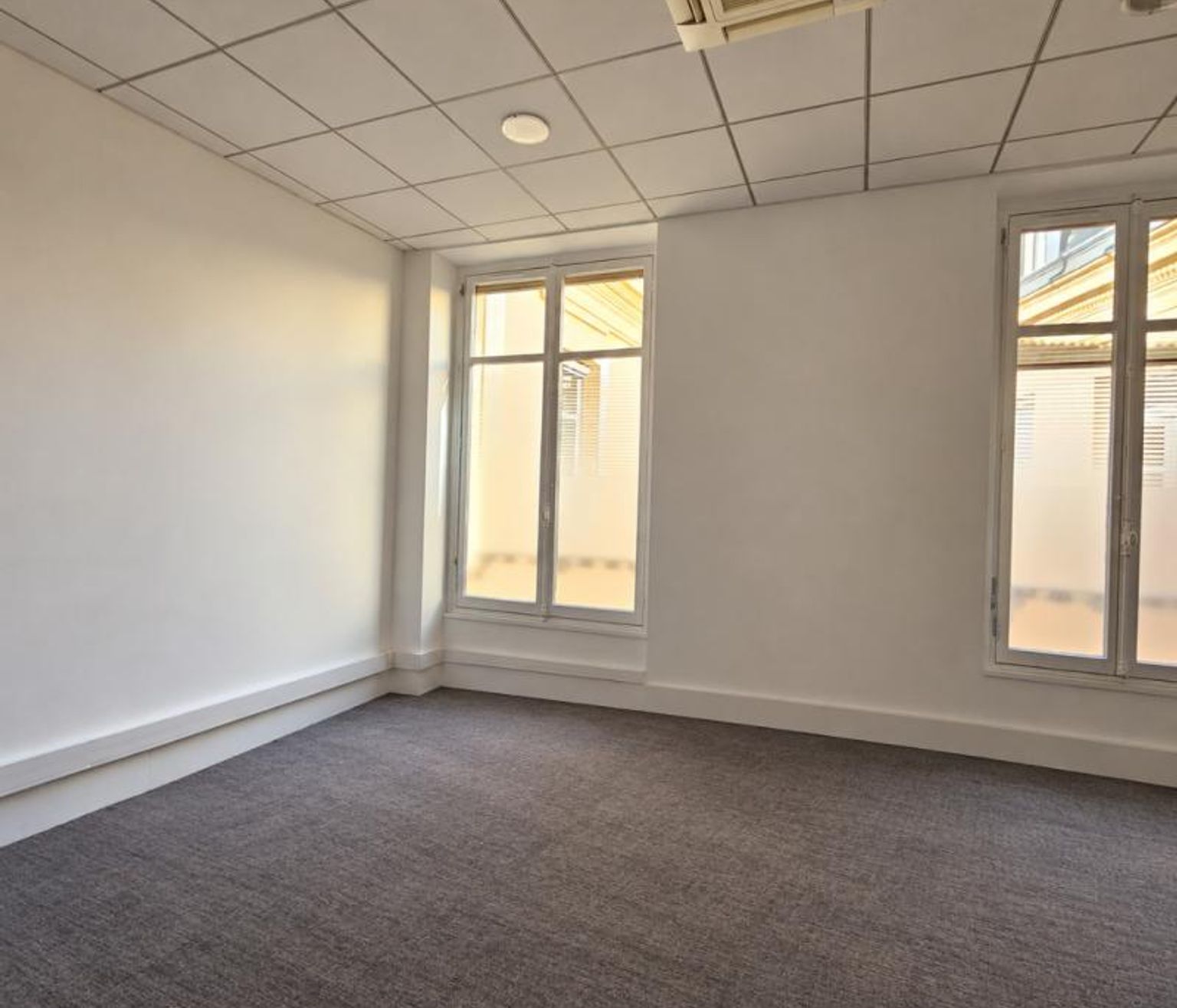BUREAUX A LOUER - 264 m² - TOULOUSE CAPITOLE
