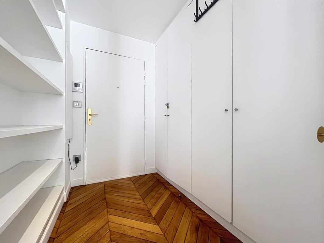 T3 non meublé de 74.40m² - Rue Paul Baudry - Paris (8)