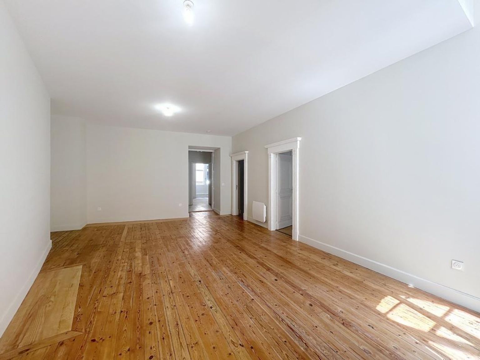 Location magnifique T4 neuf ( 95.10 m² )  quartier Carmes