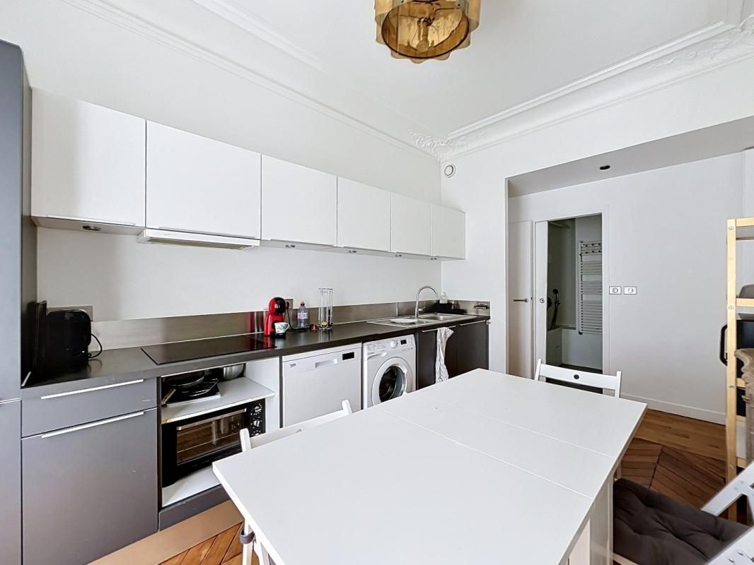 T3 non meublé de 74.40m² - Rue Paul Baudry - Paris (8)