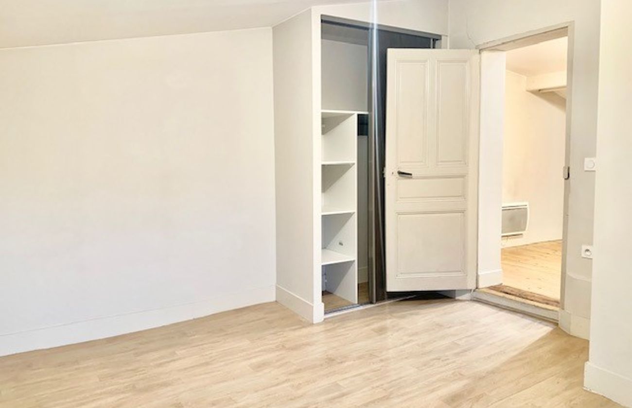 Location T2 duplex Esquirol 52.26m²
