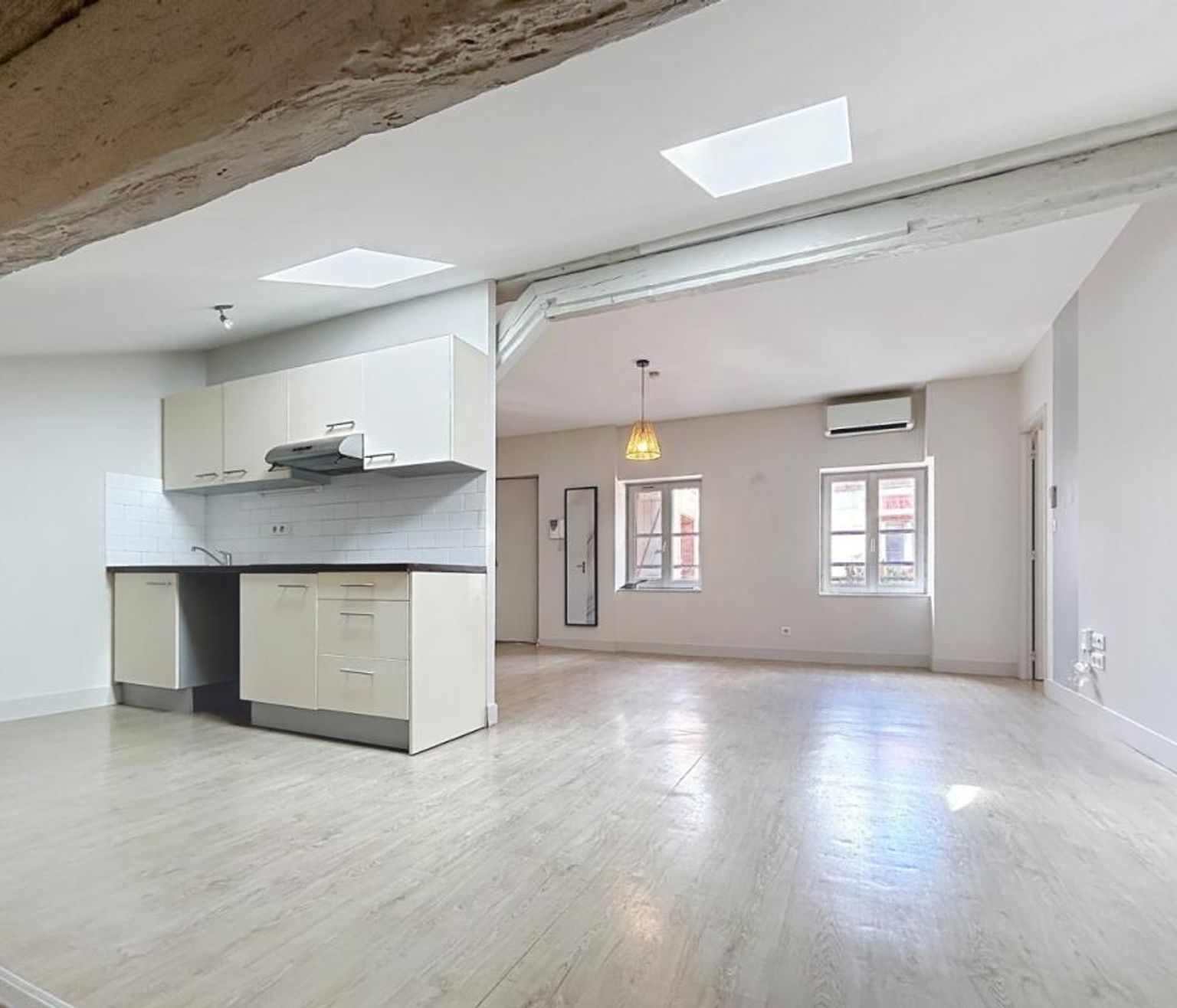 Location T4 de 71.21 m² Victor Hugo avec Climatisation ( colocations acceptées )