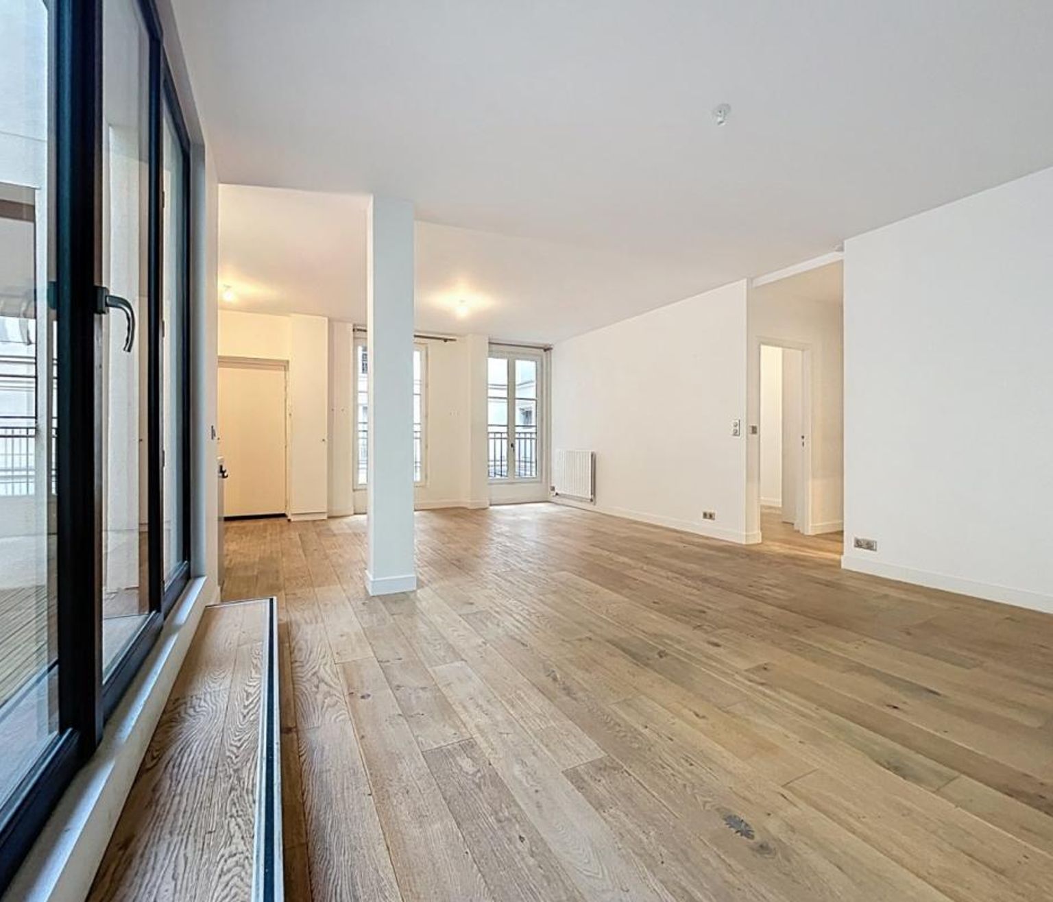 T4 à louer, 85m² non meublé, rue de Rome - PARIS (8)
