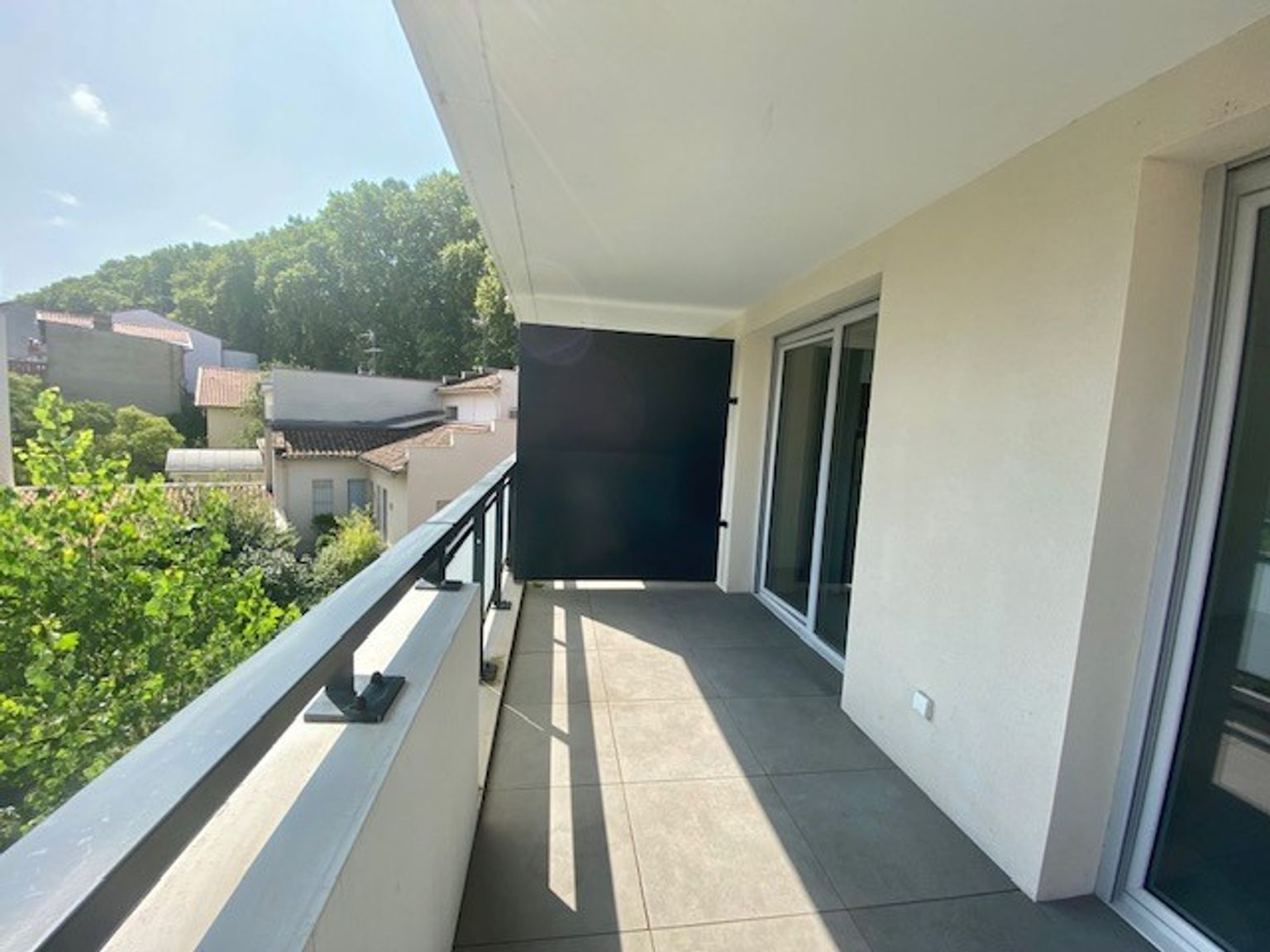Location charmant T3 de 61 m² avec terrasse et place de parking