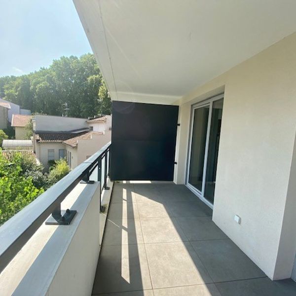 Location charmant T3 de 61 m² avec terrasse et place de parking