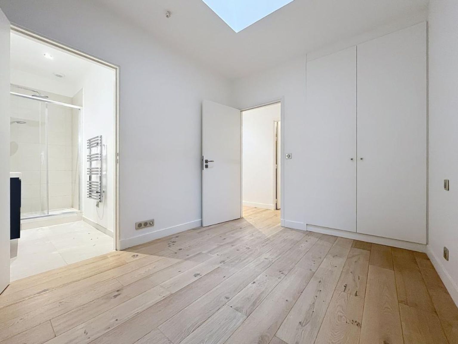 T4 à louer, 85m² non meublé, rue de Rome - PARIS (8)