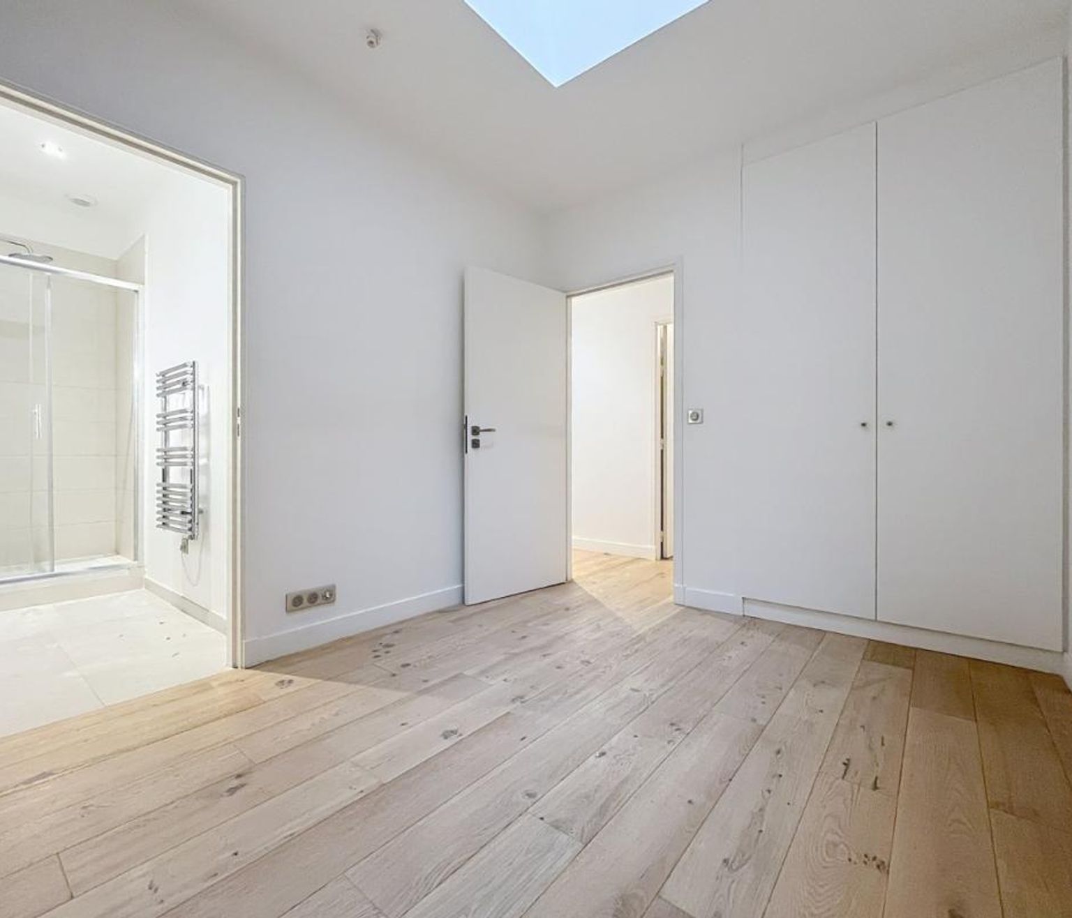 T4 à louer, 85m² non meublé, rue de Rome - PARIS (8)