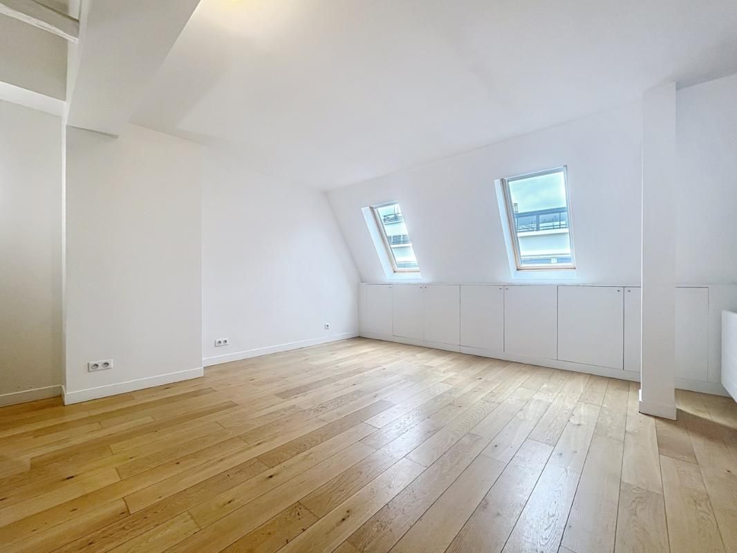 T2 non meublé 56.3m², rue Paul Baudry - Paris (8)