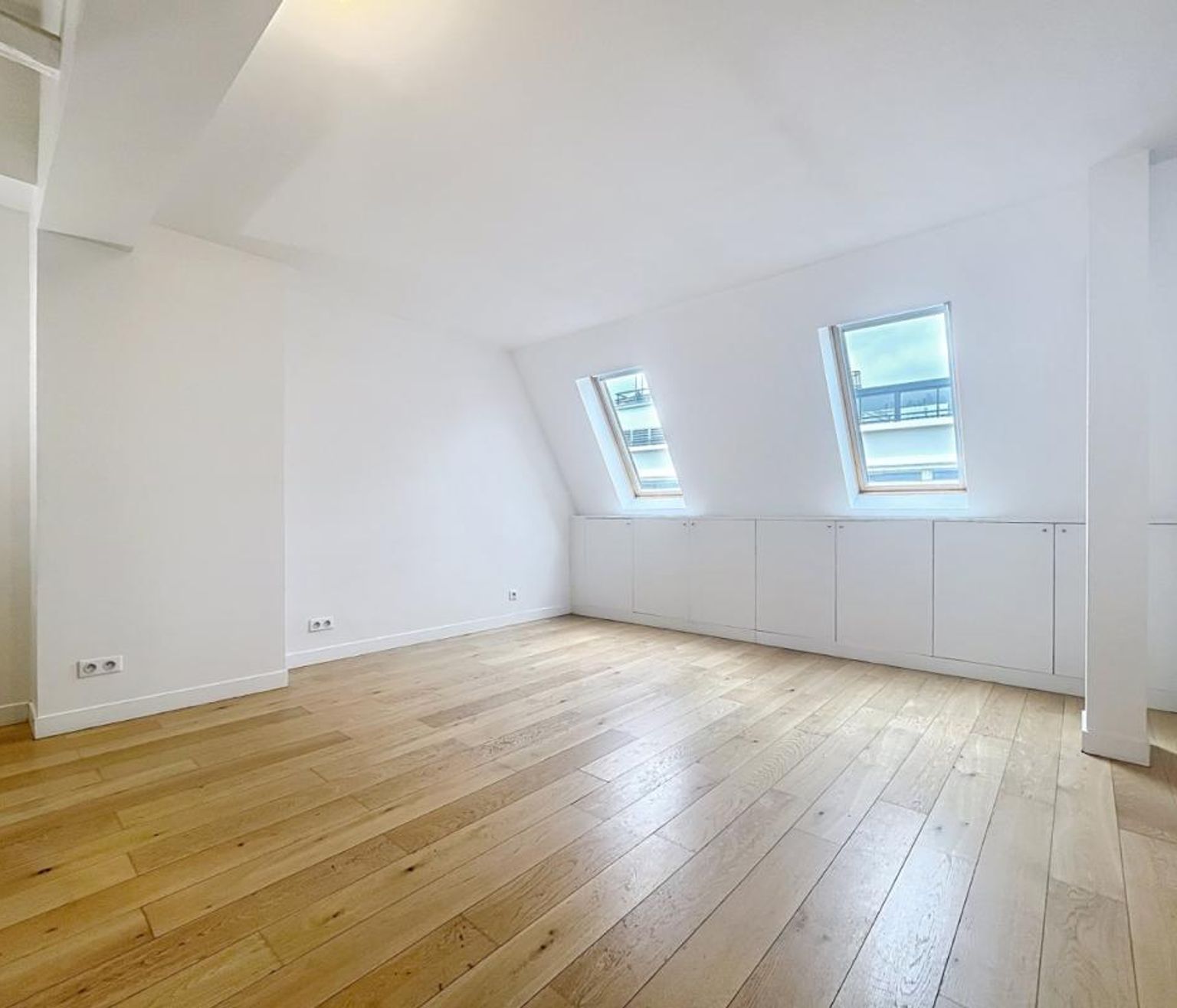 T2 non meublé 56.3m², rue Paul Baudry - Paris (8)