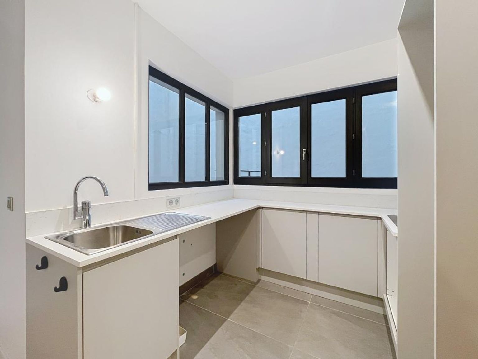 T4 à louer, 85m² non meublé, rue de Rome - PARIS (8)