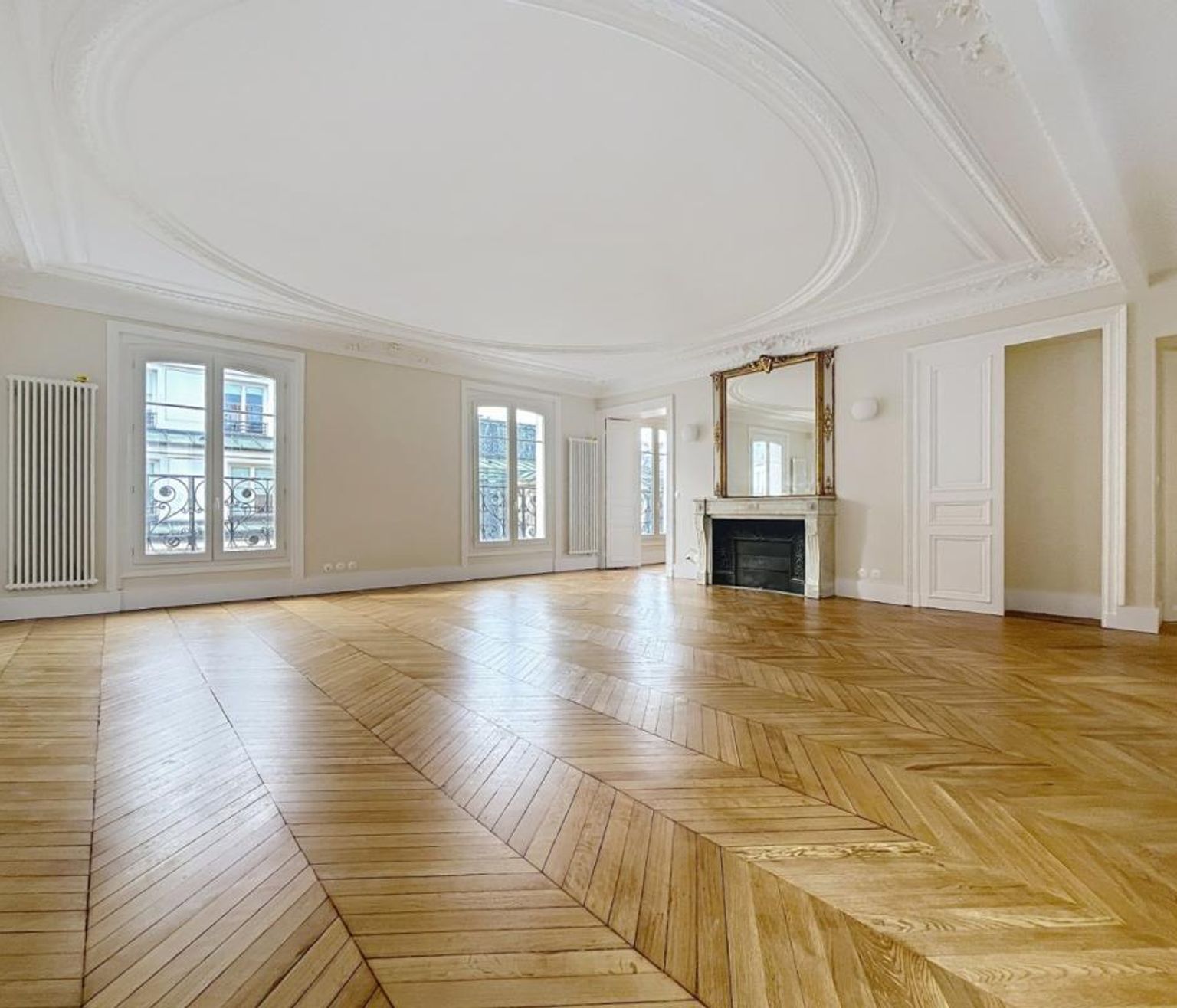 T5 non meublé, rue Paul Baudry - Paris (8)