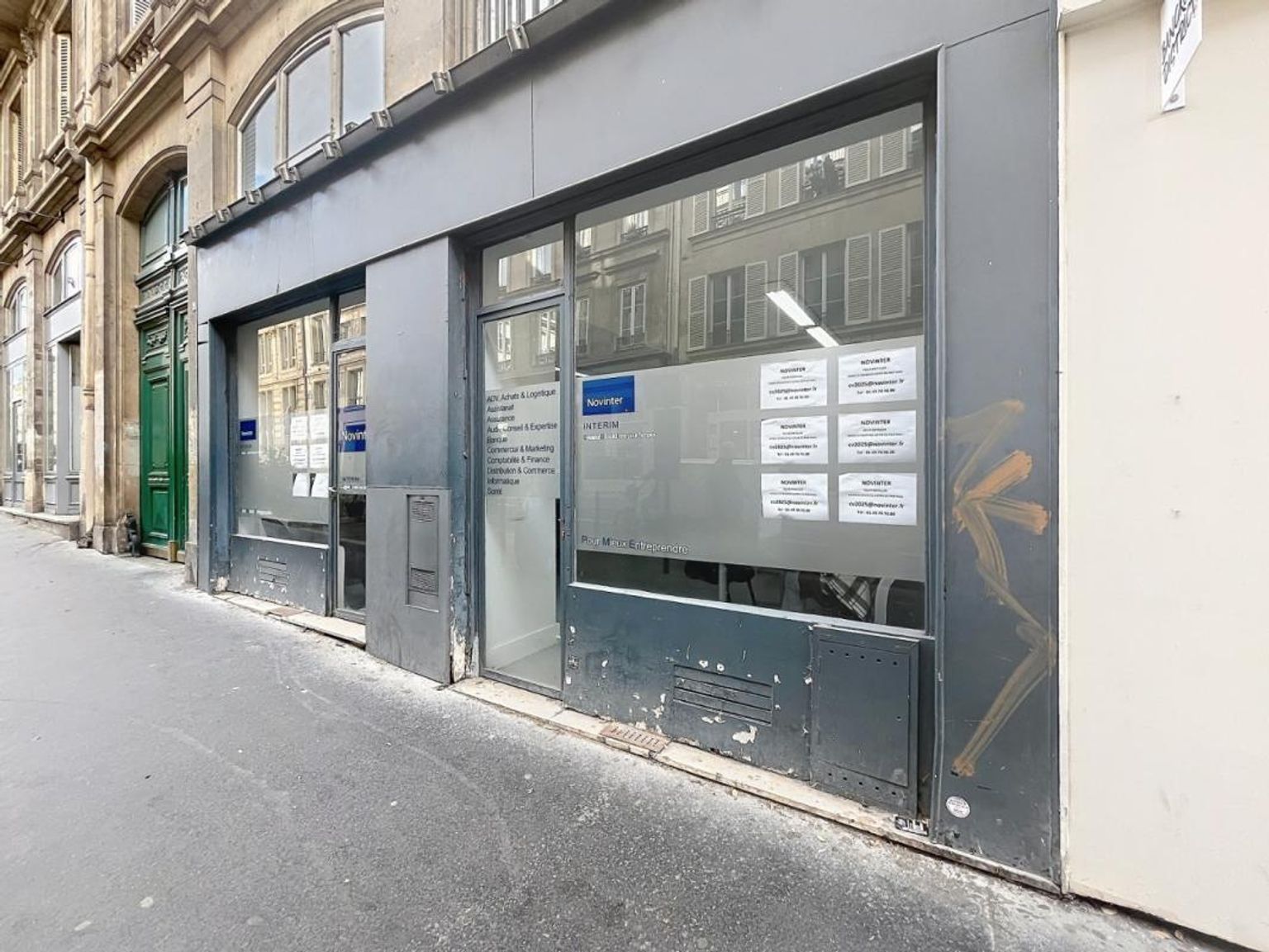 Local à louer - 89 m² - Paris 9