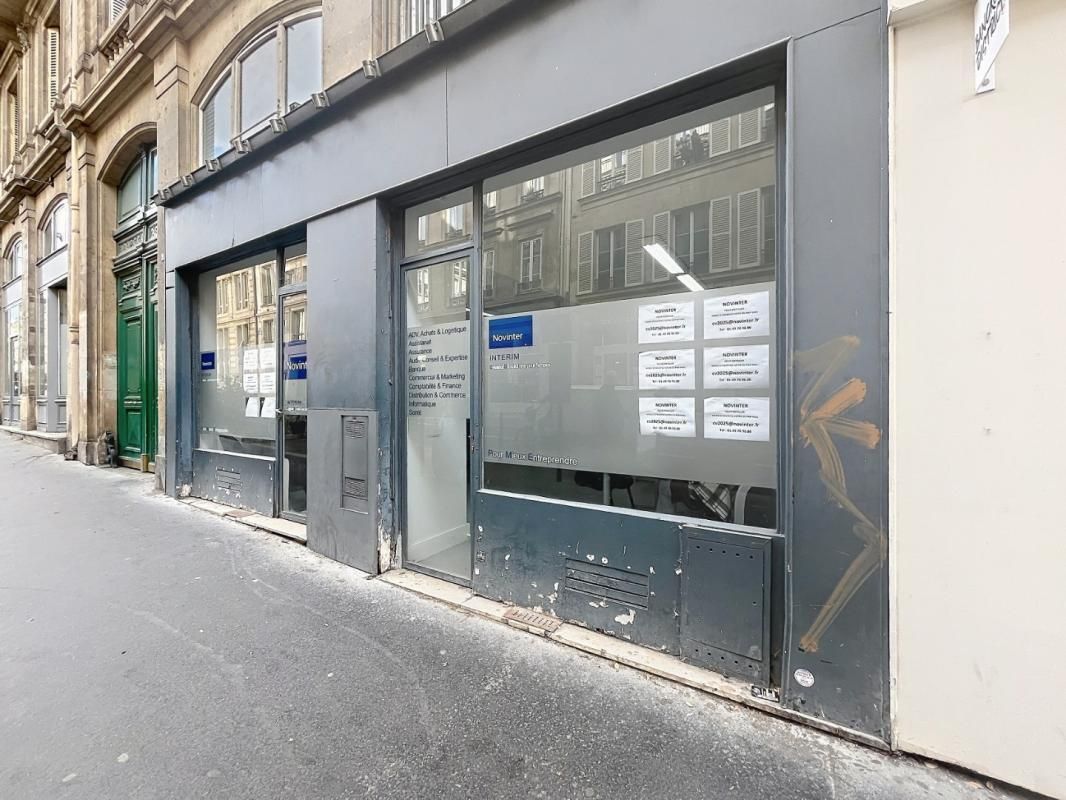 Local à louer - 89 m² - Paris 9