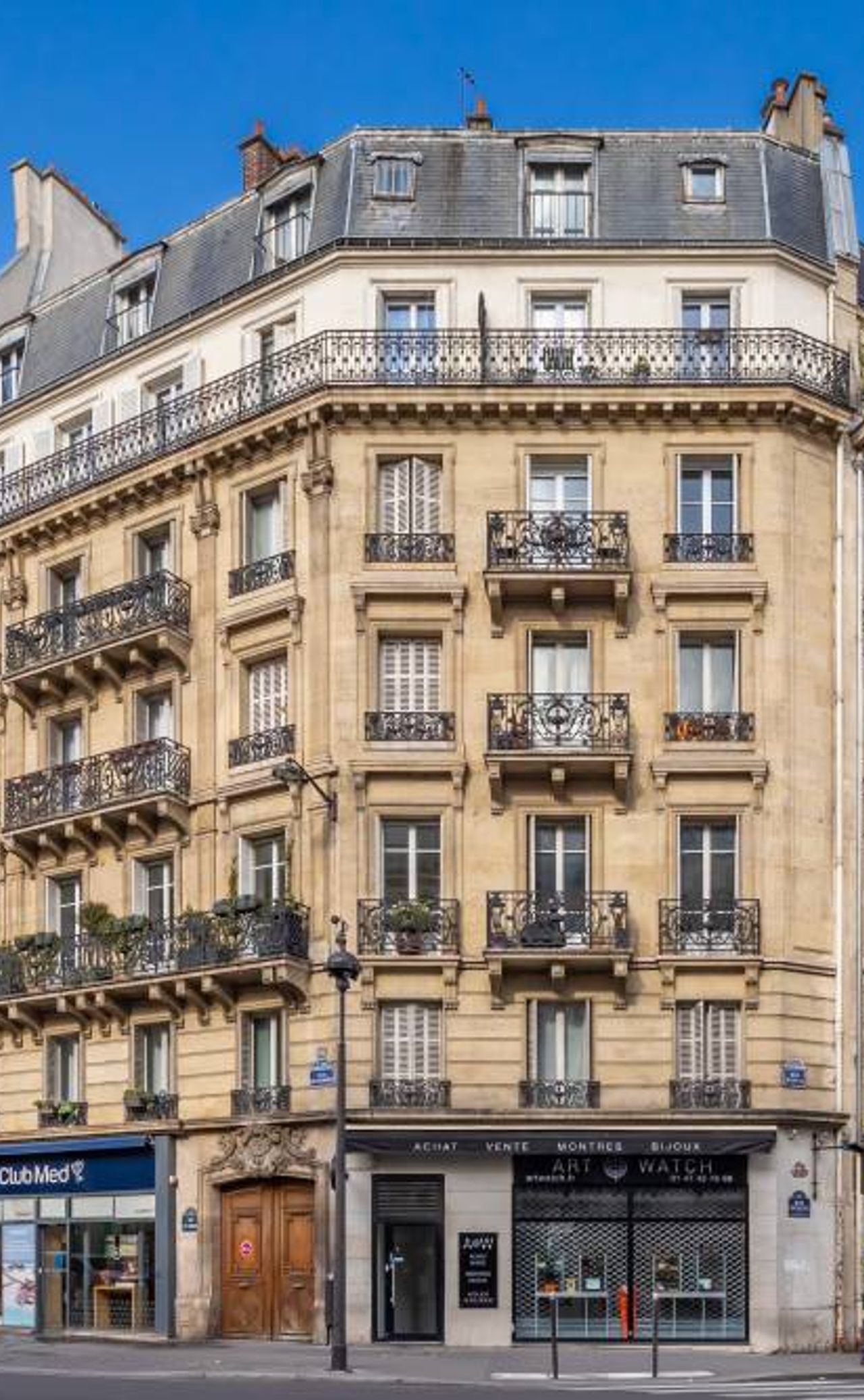 facade du 106 Rennes Paris 6eme