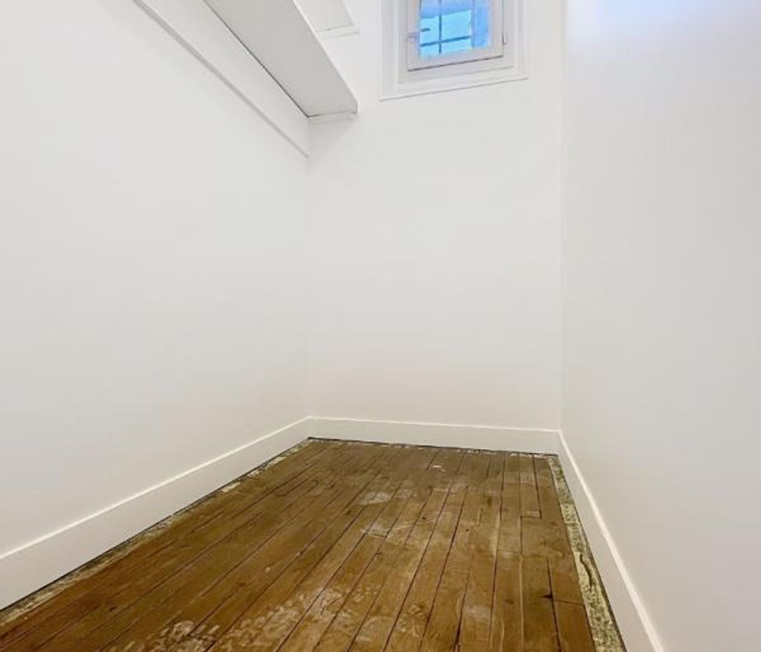 T3, non meublé, en fin de rénovation - Rue de l'Amiral Roussin - Paris (15)