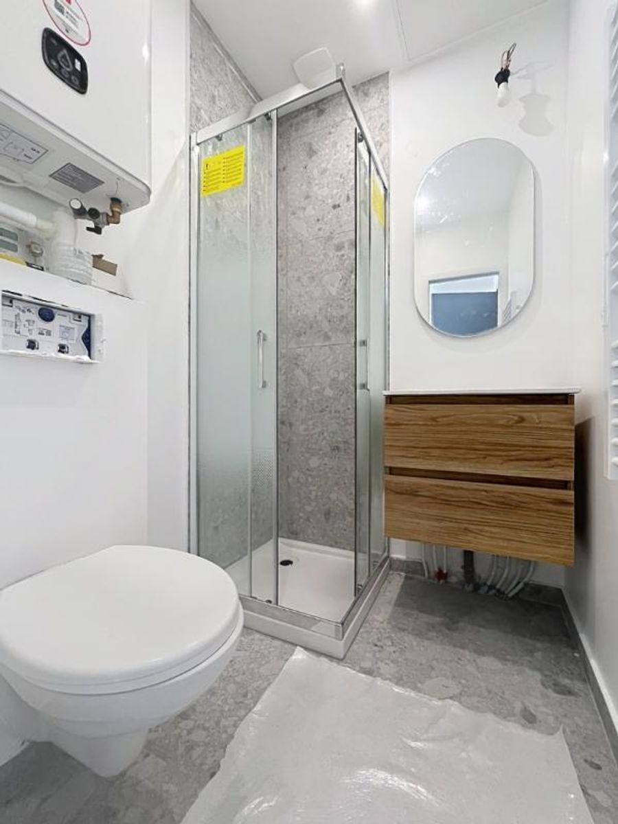 STUDIO 18m², non meublé, rue Blomet - Paris (15)