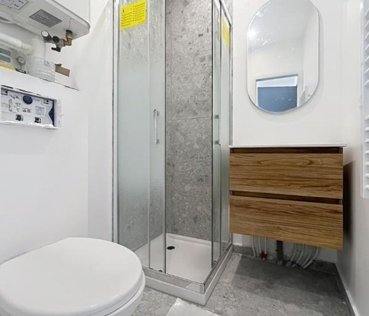 STUDIO 18m², non meublé, rue Blomet - Paris (15)