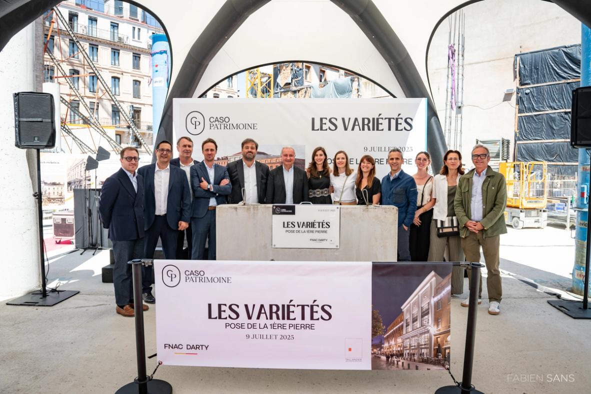 Cérémonie de la pose de la première pierre