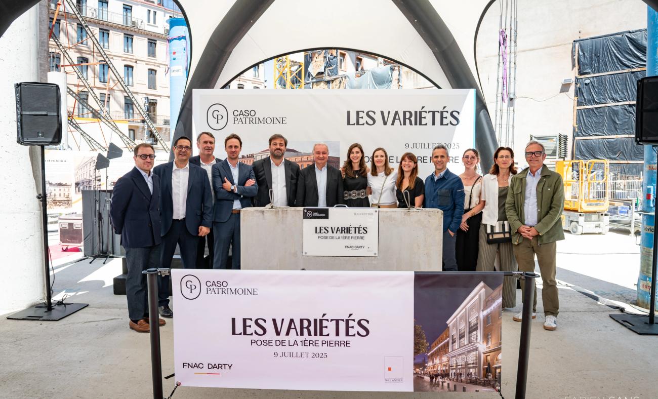 Cérémonie de la pose de la première pierre