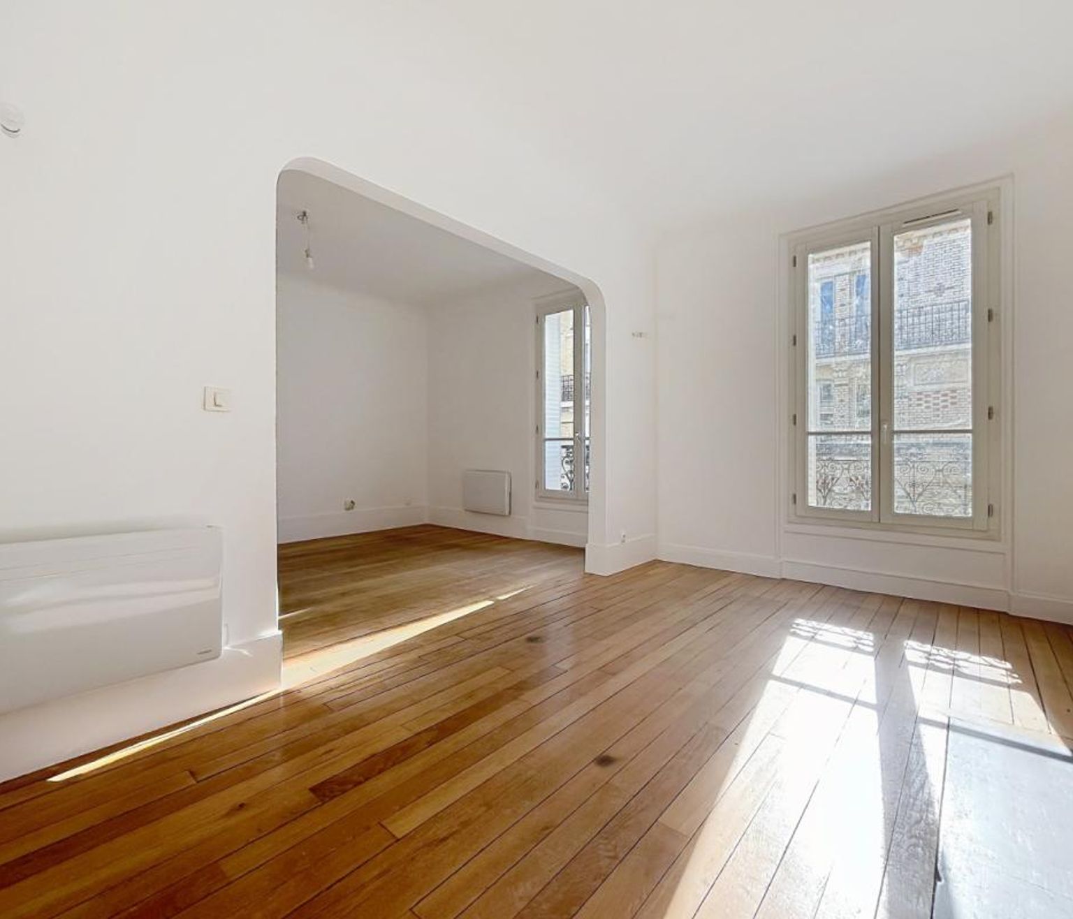 T2 bis, loué vide - rue Saint Charles - Paris (15)